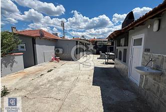 Burhaniye Börezlide Sahile Yakın, 2 Müstakil Evli Satılık Mülk