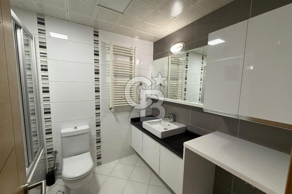 Bayraklı Körfez Mahallesi Güvenlikli Sitede Kiralık 4+1 Daire