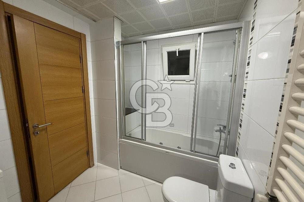 Bayraklı Körfez Mahallesi Güvenlikli Sitede Kiralık 4+1 Daire