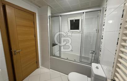 Bayraklı Körfez Mahallesi Güvenlikli Sitede Kiralık 4+1 Daire