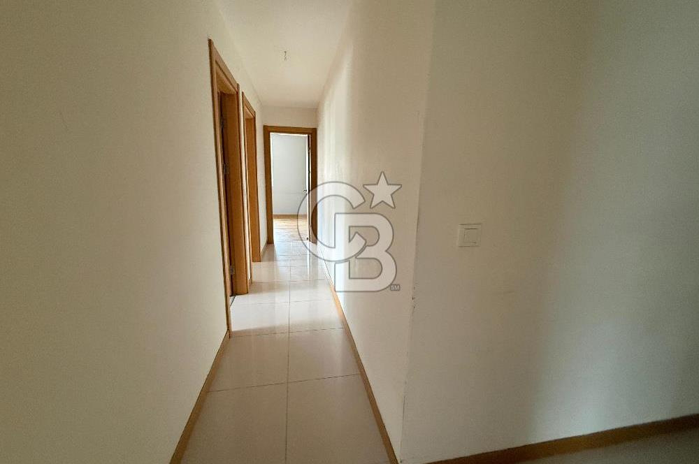 Bayraklı Körfez Mahallesi Güvenlikli Sitede Kiralık 4+1 Daire