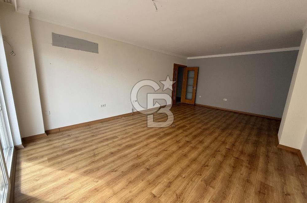 Bayraklı Körfez Mahallesi Güvenlikli Sitede Kiralık 4+1 Daire