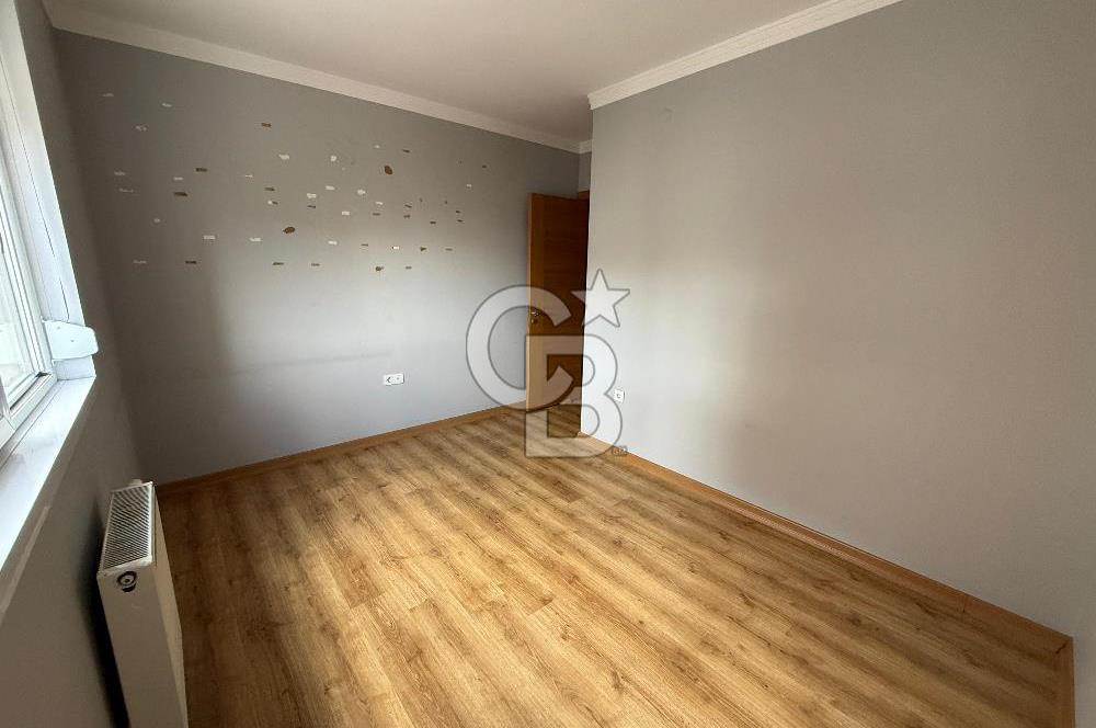 Bayraklı Körfez Mahallesi Güvenlikli Sitede Kiralık 4+1 Daire
