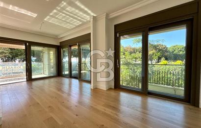 CADDEBOSTAN SAHİLDE FULL DENİZ MANZARALI 380m2 7+2 BAHÇE DUBLEKS