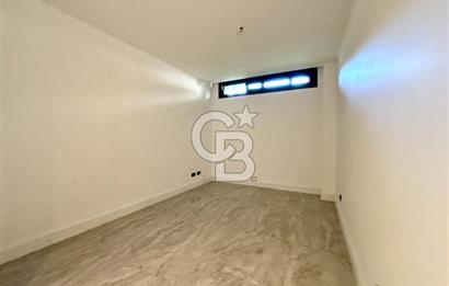 CADDEBOSTAN SAHİLDE FULL DENİZ MANZARALI 380m2 7+2 BAHÇE DUBLEKS