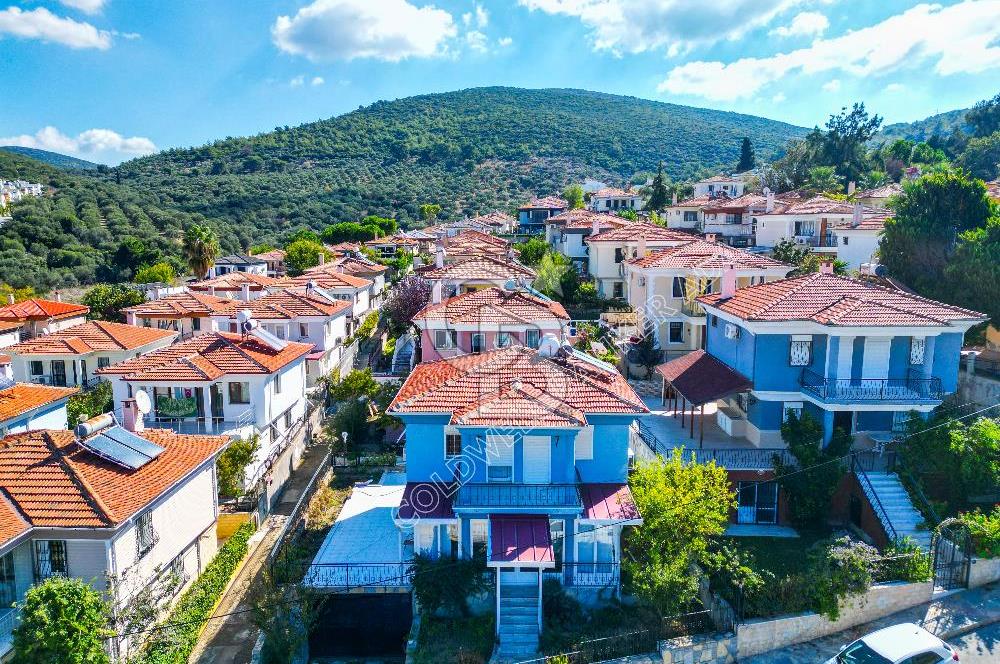 Kuşadası Rüya Villaları'nda Geniş Teraslı Satılık Villa!