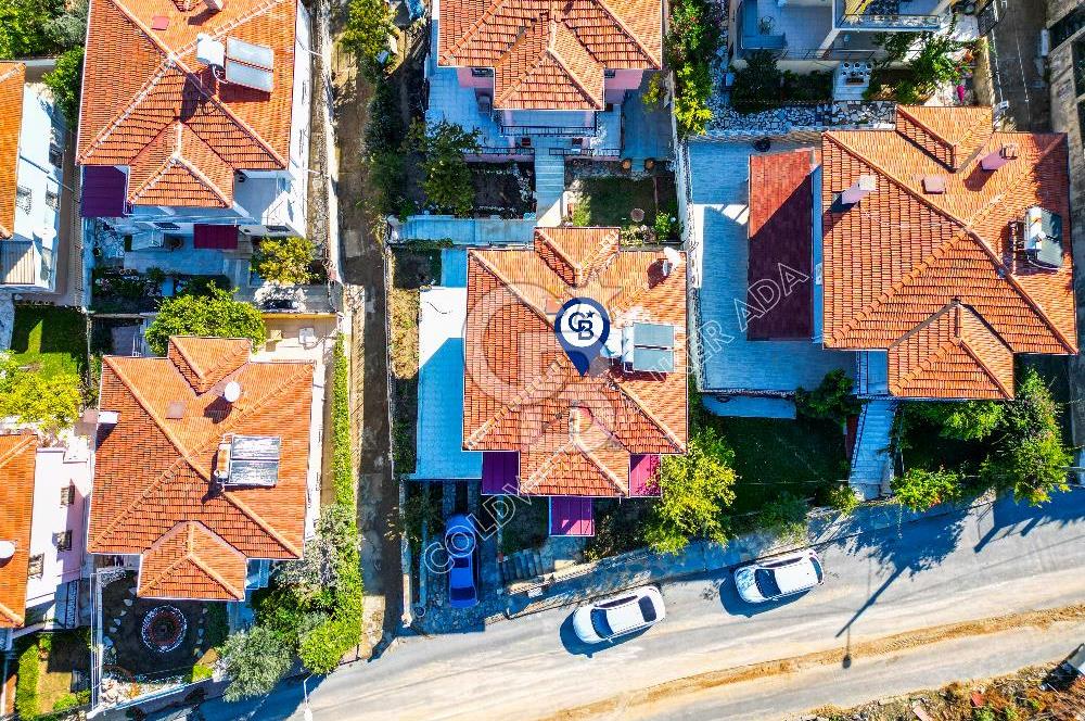 Kuşadası Rüya Villaları'nda Geniş Teraslı Satılık Villa!