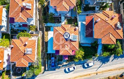 Kuşadası Rüya Villaları'nda Geniş Teraslı Satılık Villa!