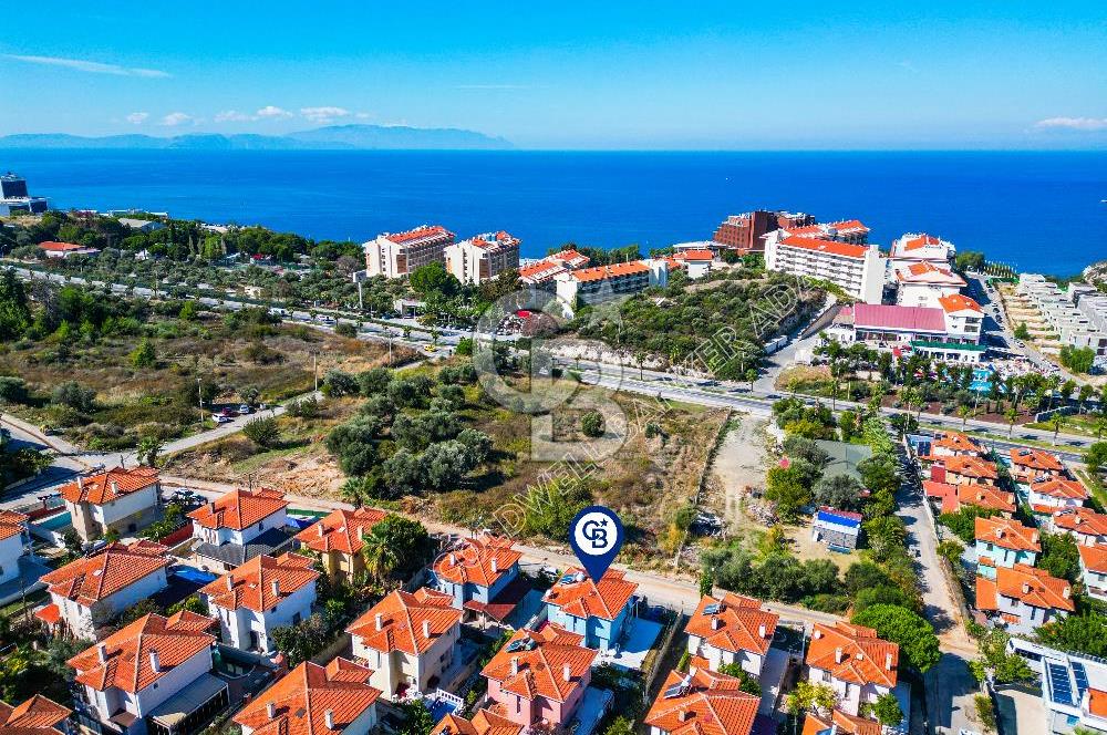 Kuşadası Rüya Villaları'nda Geniş Teraslı Satılık Villa!