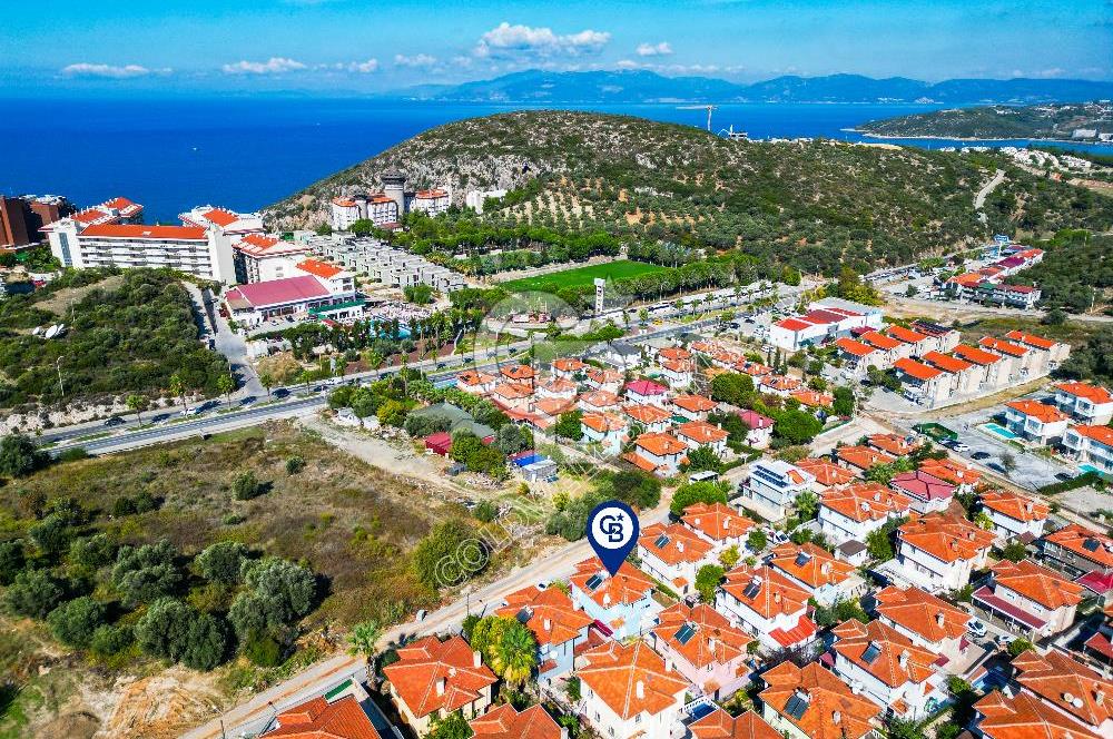 Kuşadası Rüya Villaları'nda Geniş Teraslı Satılık Villa!