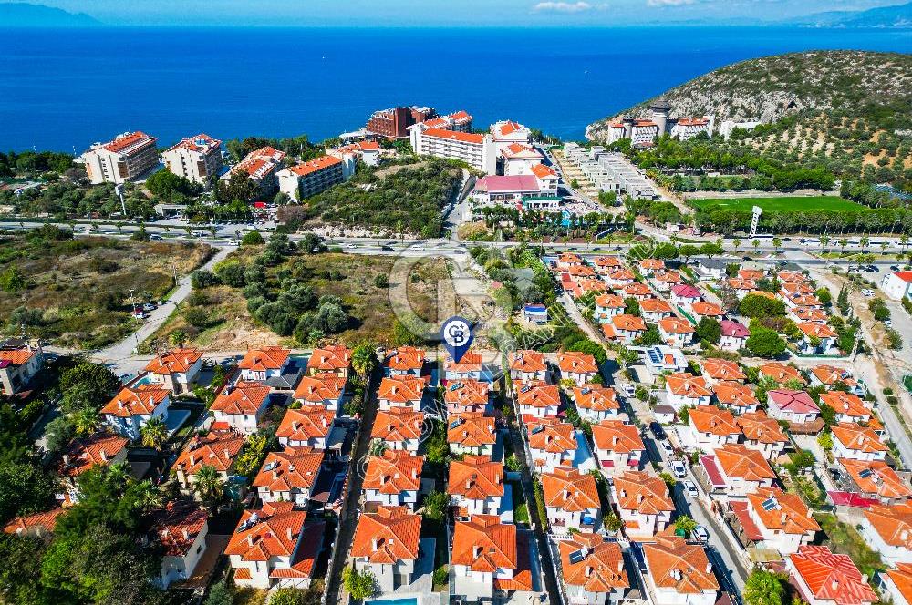 Kuşadası Rüya Villaları'nda Geniş Teraslı Satılık Villa!