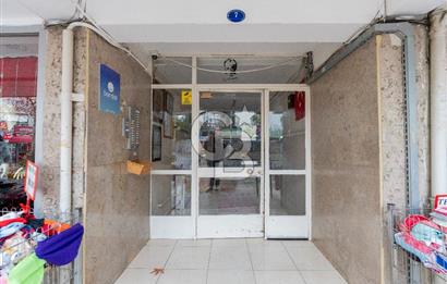 Bornova Büyük Park Yakını Satılık Boş 3 + 1 Daire