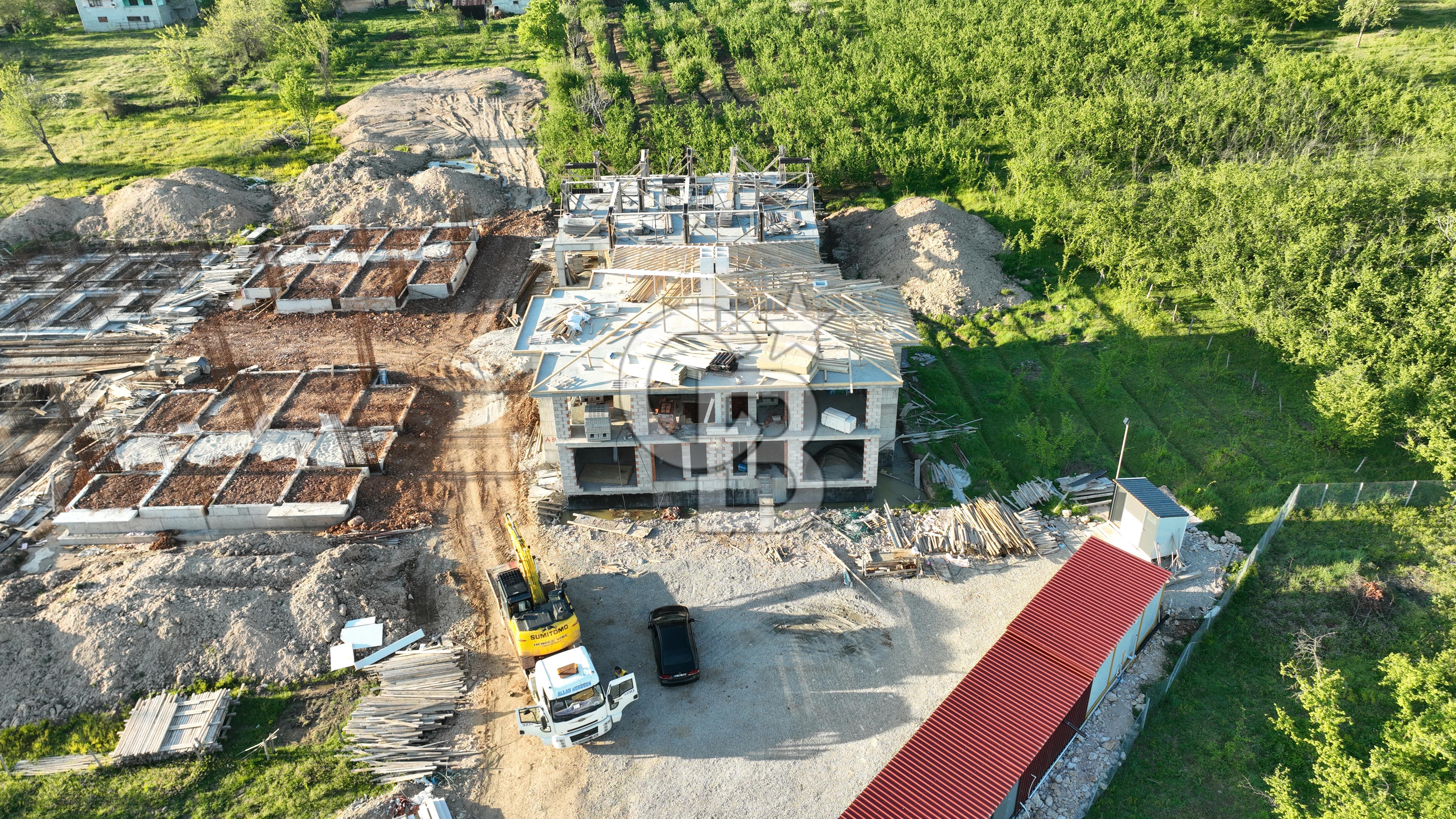 SAKARYA HENDEK'TE ORMAN İÇİNDE SATILIK MÜSTAKİL EVLER