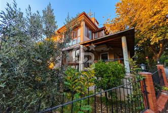 Kahramandere Bankacılar Sitesi Satılık 5+1 Bahçeli Villa