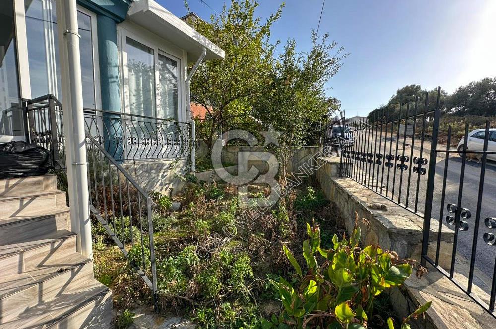 Kuşadası Rüya Villaları'nda Geniş Teraslı Satılık Villa!