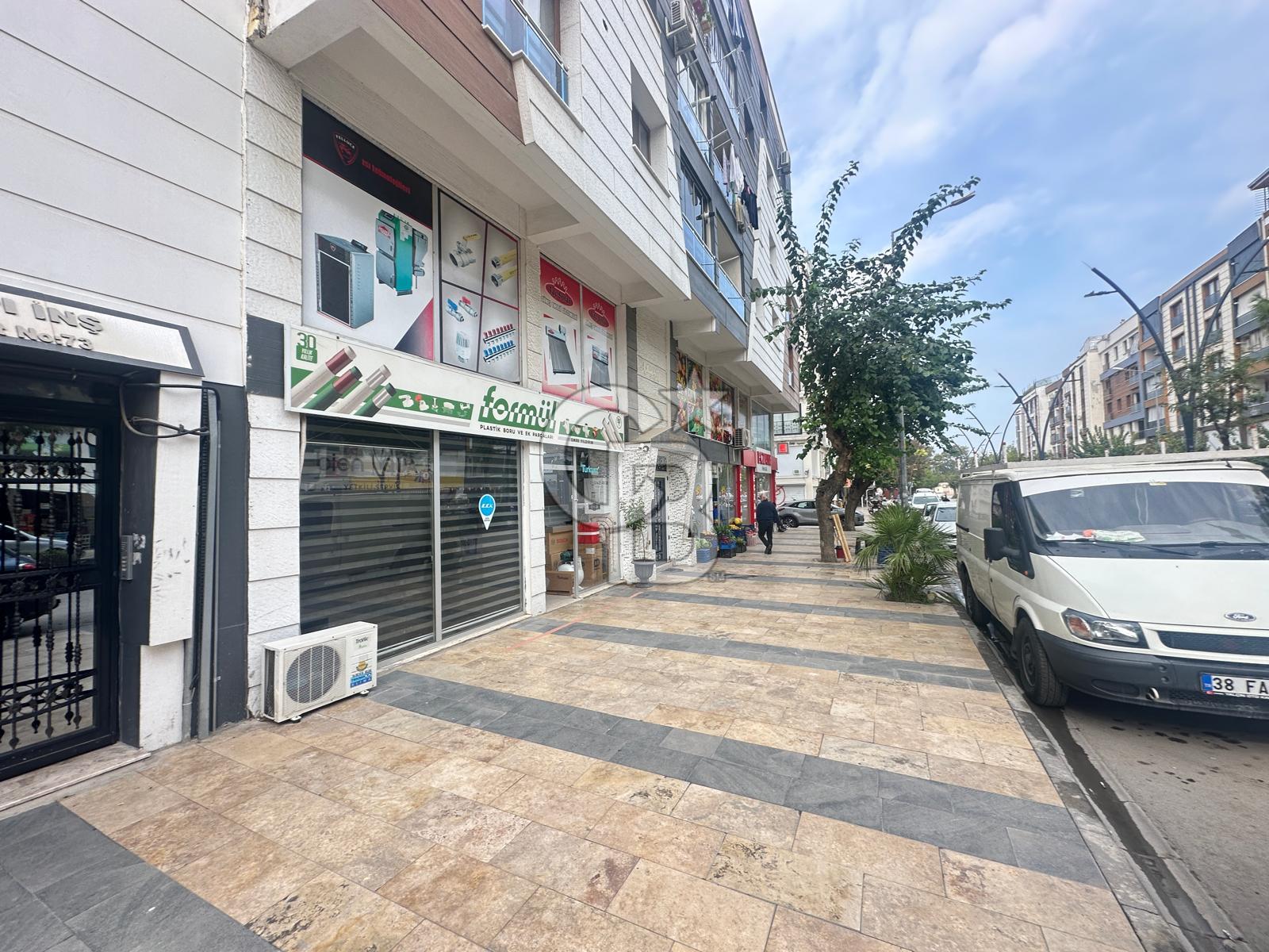 KUŞLUBAHÇE OKUL CADDESİ ÜZERİ SATILIK 208 M2 DÜKKAN & İŞYERİ