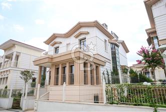 EMLAK KONUT FLORYA EVLERİ'NDE TAM MÜSTAKİL LÜKS VİLLA