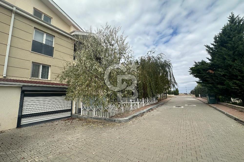 GÖLBAŞI TULUMTAŞ ELİTLER SİTESİNDE 5+2 SATILIK VİLLA
