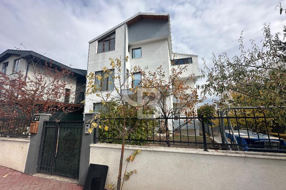 ÇAYYOLU PARK CADDESİ NDE 7+2 SATILIK VİLLA