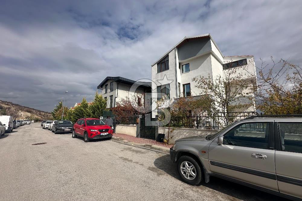 ÇAYYOLU PARK CADDESİ NDE 7+2 SATILIK VİLLA
