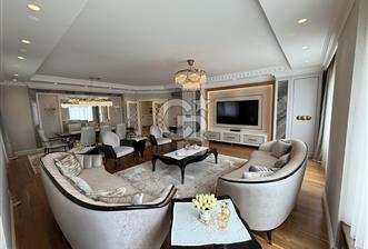 FLORYA'DA DENİZ MANZARALI LÜX DEKORASYONLU GENİŞ DAİRE