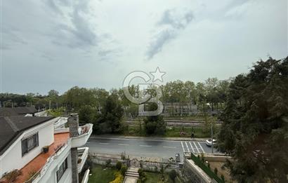 FLORYA'DA DENİZ MANZARALI LÜX DEKORASYONLU GENİŞ DAİRE