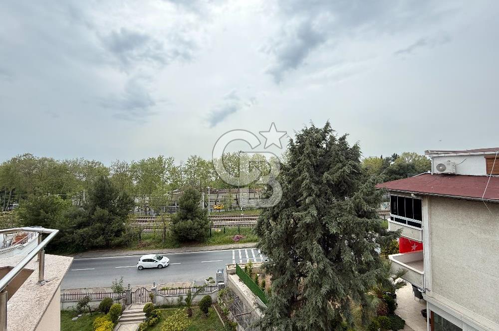 FLORYA'DA DENİZ MANZARALI LÜX DEKORASYONLU GENİŞ DAİRE