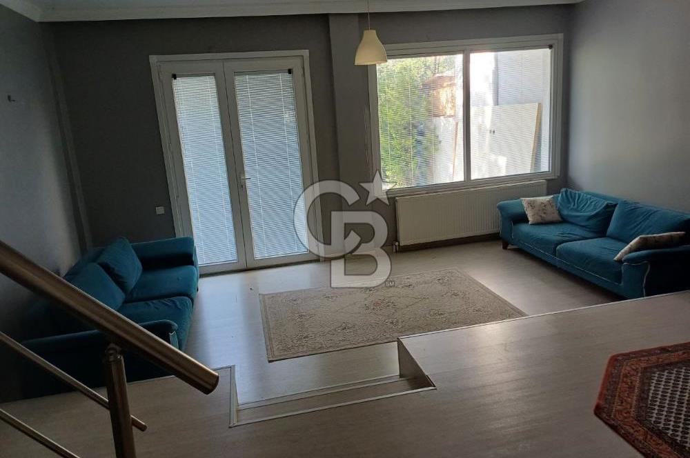Geniş ferah bahçeli satılık villa