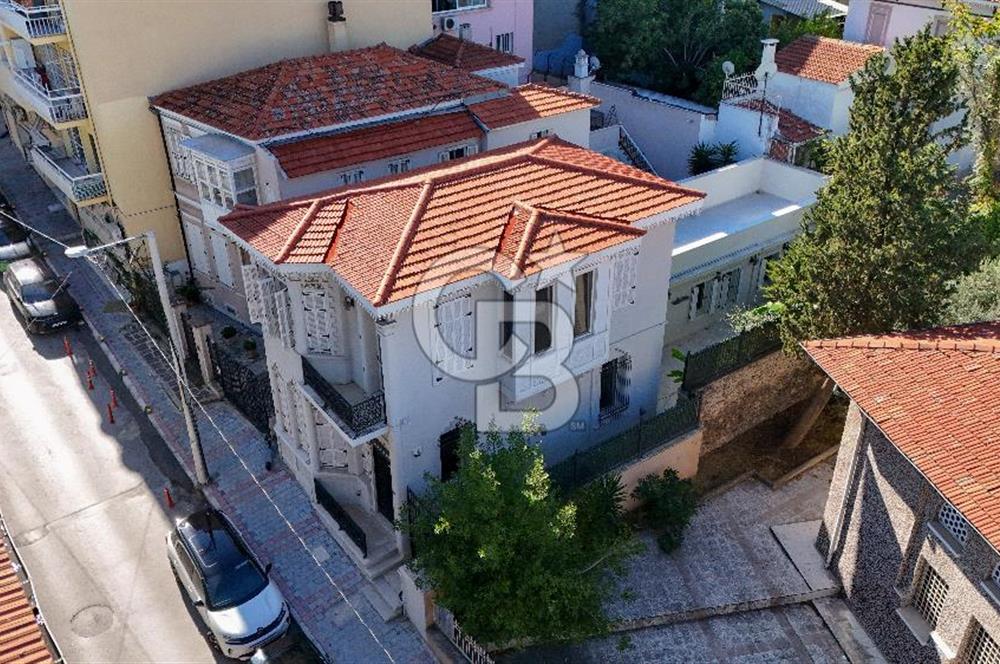 İzmir Konak Güzelyalı Restorasyonu Bitmiş Satılık Dubleks 4+1 Ev