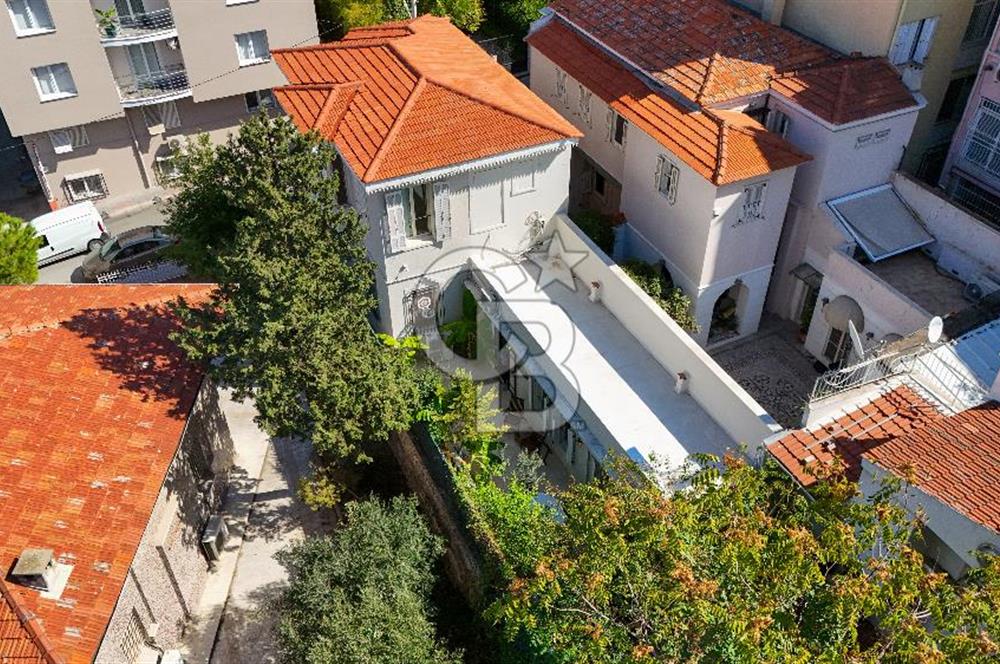 İzmir Konak Güzelyalı Restorasyonu Bitmiş Satılık Dubleks 4+1 Ev