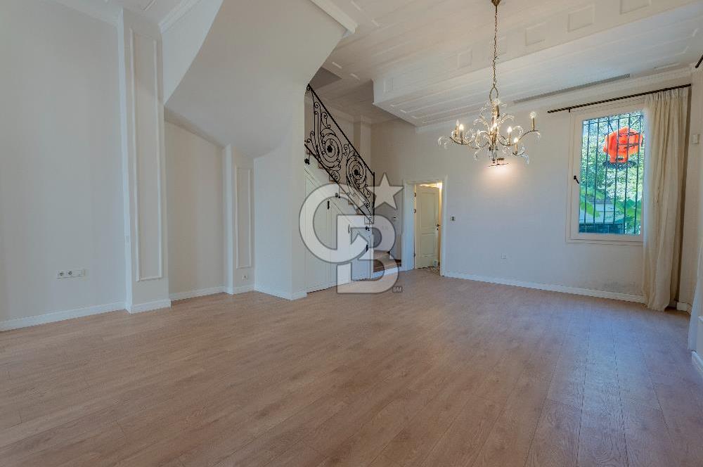 İzmir Konak Güzelyalı Restorasyonu Bitmiş Satılık Dubleks 4+1 Ev
