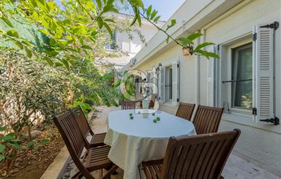 İzmir Konak Güzelyalı Restorasyonu Bitmiş Satılık Dubleks 4+1 Ev