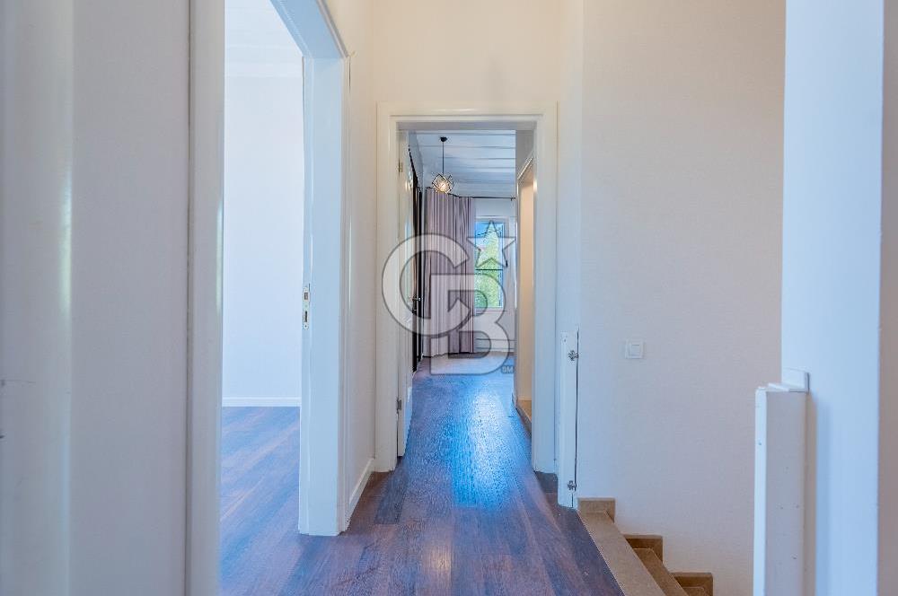 İzmir Konak Güzelyalı Restorasyonu Bitmiş Satılık Dubleks 4+1 Ev
