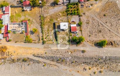CB MARİNA'DAN DÖĞÜŞBELEN'DE NEHİR VE ORMAN MANZARALI SATILIK EV