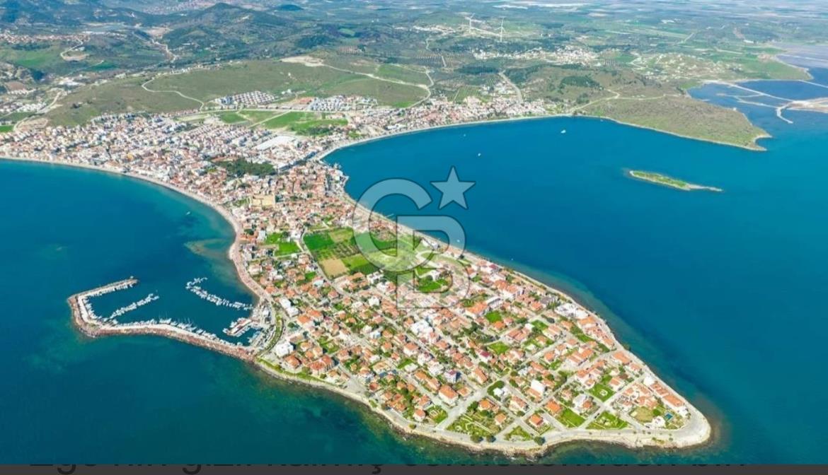 ÇANDARLI KÖRFEZİNE KARŞI İMARLI VİLLA ARSASI