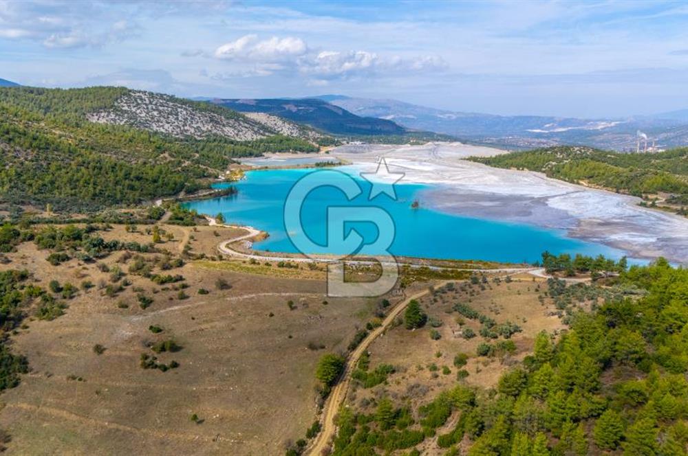 CB MARİNA'DAN KAPUBAĞ'DA GÖL MANZARALI SATILIK KARGİR EV VE TARLA