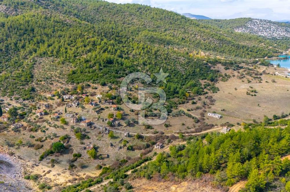 CB MARİNA'DAN KAPUBAĞ'DA GÖL MANZARALI SATILIK KARGİR EV VE TARLA