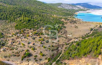 CB MARİNA'DAN KAPUBAĞ'DA GÖL MANZARALI SATILIK KARGİR EV VE TARLA