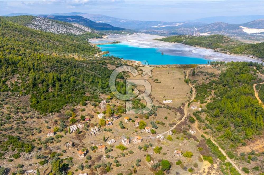 CB MARİNA'DAN KAPUBAĞ'DA GÖL MANZARALI SATILIK KARGİR EV VE TARLA