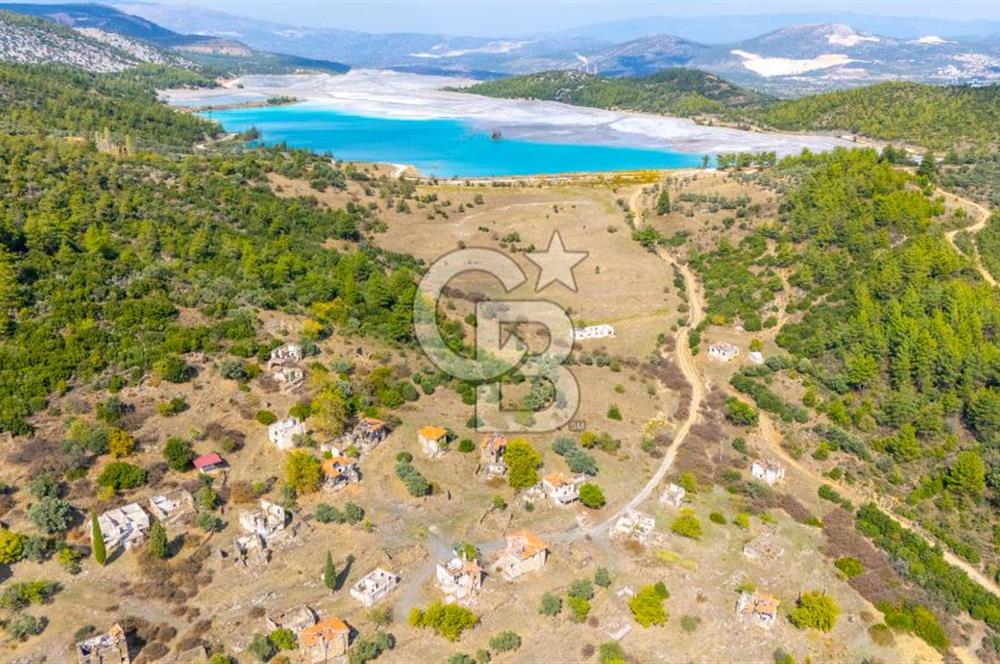 CB MARİNA'DAN KAPUBAĞ'DA GÖL MANZARALI SATILIK KARGİR EV VE TARLA