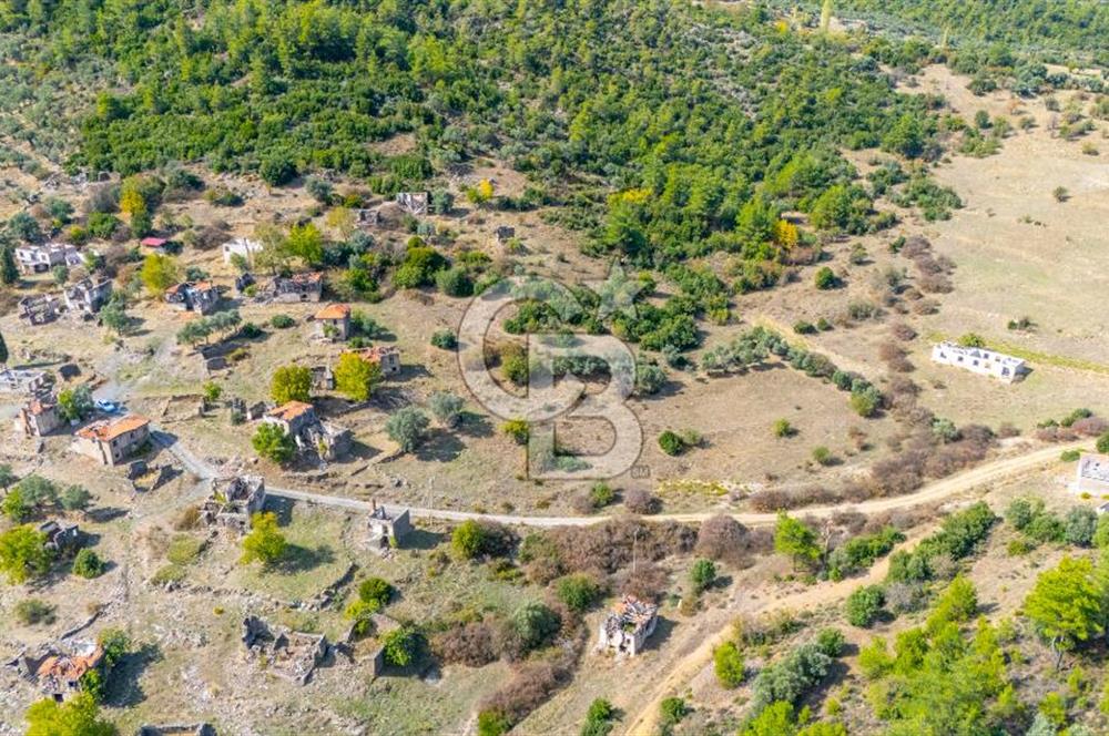 CB MARİNA'DAN KAPUBAĞ'DA GÖL MANZARALI SATILIK KARGİR EV VE TARLA