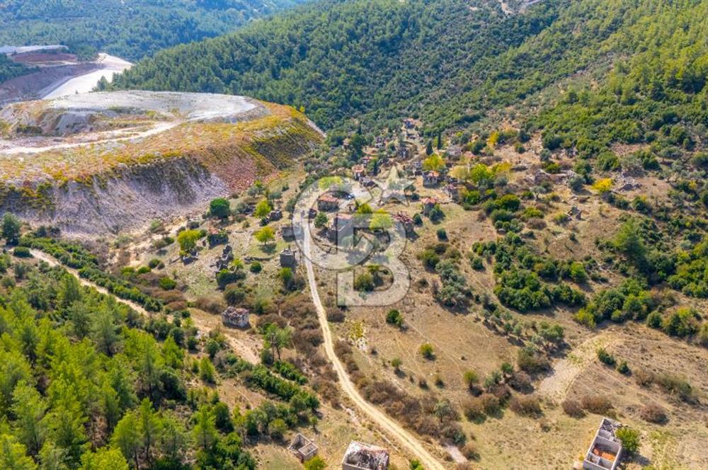 CB MARİNA'DAN KAPUBAĞ'DA GÖL MANZARALI SATILIK KARGİR EV VE TARLA