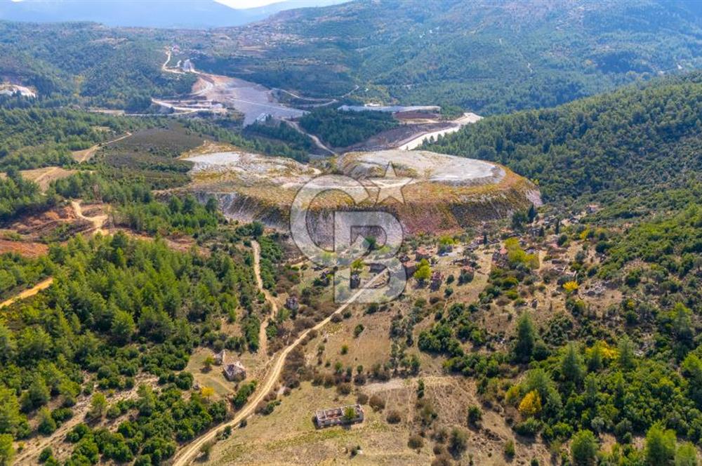 CB MARİNA'DAN KAPUBAĞ'DA GÖL MANZARALI SATILIK KARGİR EV VE TARLA