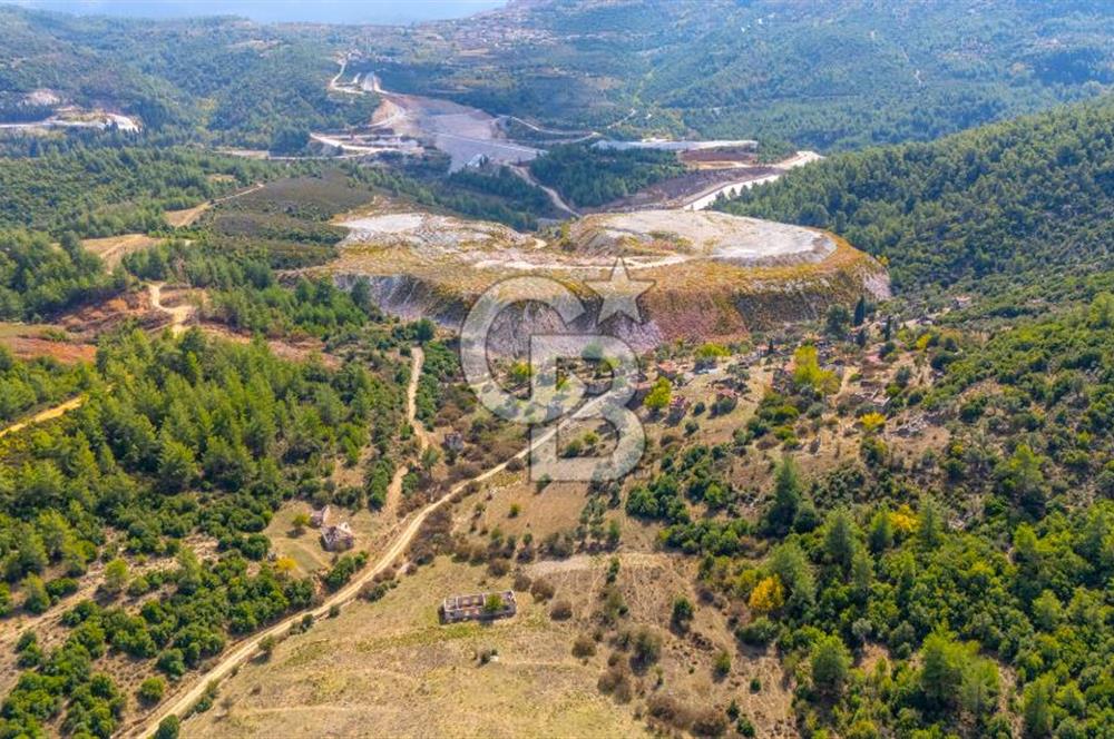 CB MARİNA'DAN KAPUBAĞ'DA GÖL MANZARALI SATILIK KARGİR EV VE TARLA
