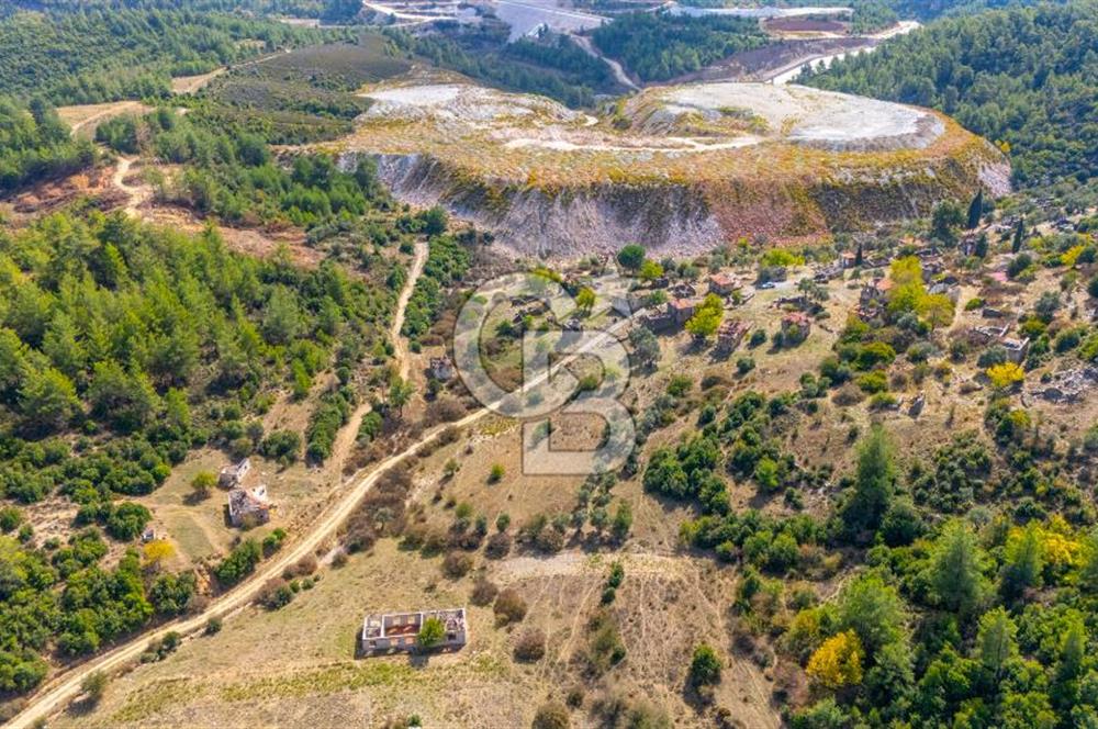 CB MARİNA'DAN KAPUBAĞ'DA GÖL MANZARALI SATILIK KARGİR EV VE TARLA
