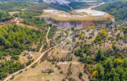 CB MARİNA'DAN KAPUBAĞ'DA GÖL MANZARALI SATILIK KARGİR EV VE TARLA