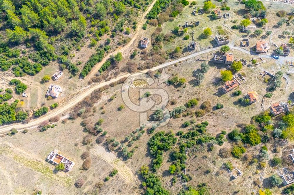 CB MARİNA'DAN KAPUBAĞ'DA GÖL MANZARALI SATILIK KARGİR EV VE TARLA