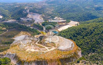CB MARİNA'DAN KAPUBAĞ'DA GÖL MANZARALI SATILIK KARGİR EV VE TARLA