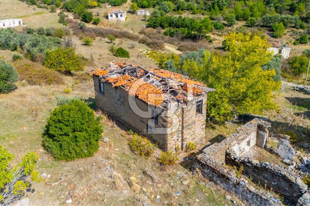 CB MARİNA'DAN KAPUBAĞ'DA GÖL MANZARALI SATILIK KARGİR EV VE TARLA
