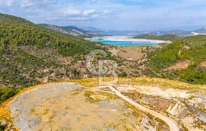 CB MARİNA'DAN KAPUBAĞ'DA GÖL MANZARALI SATILIK KARGİR EV VE TARLA
